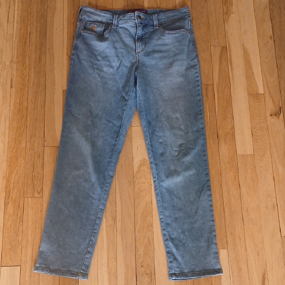 Gloria Vanderbilt Light Blue Slim-Leg Jeans Size6